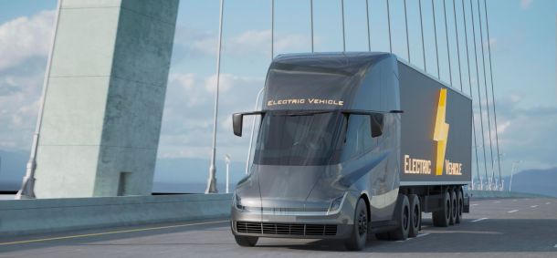 Bătălia camioanelor electrice: Tesla vs Mercedes vs Nikola