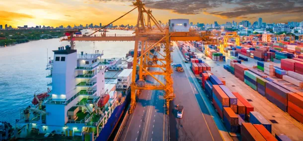 Tendințe actuale în industria transporturilor și logistică